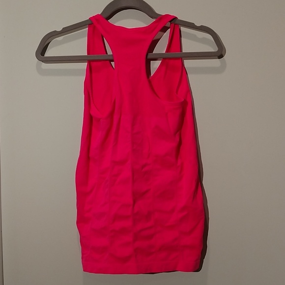 Delta Seamless Workout Tank - Picture 3 of 4